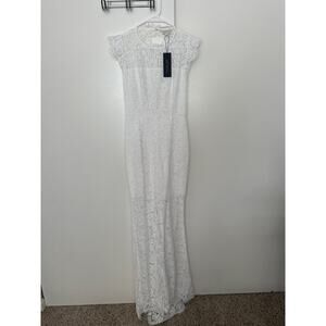 Rachel Zoe Lace fitted lined short sleeve gown with open back